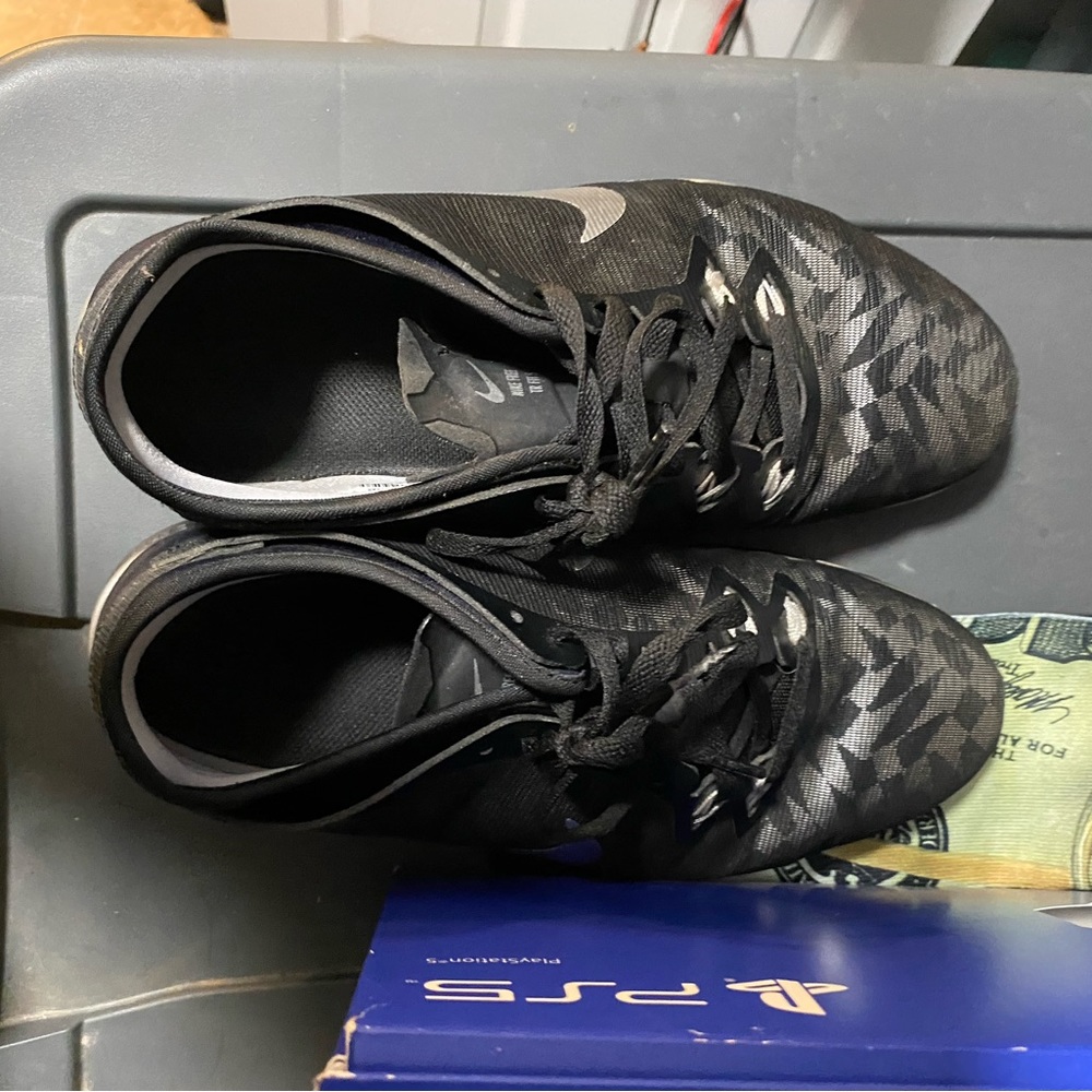 NIKE FREE Size 9